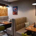 House Family & Restaurant Hotel 3*