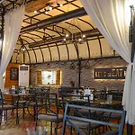 Hotel House Family & Restaurant
