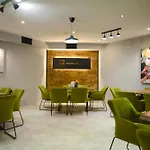 House Family & Restaurant Hotel 3*