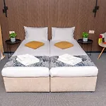 House Family & Restaurant Hotel 3*