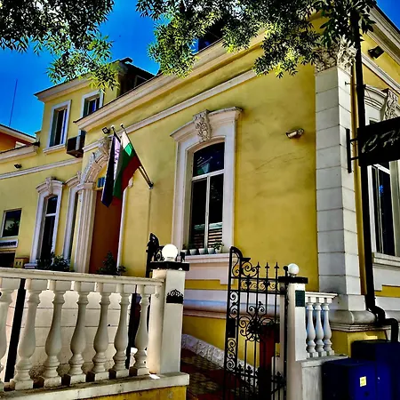 House Family & Restaurant Hotel 3*