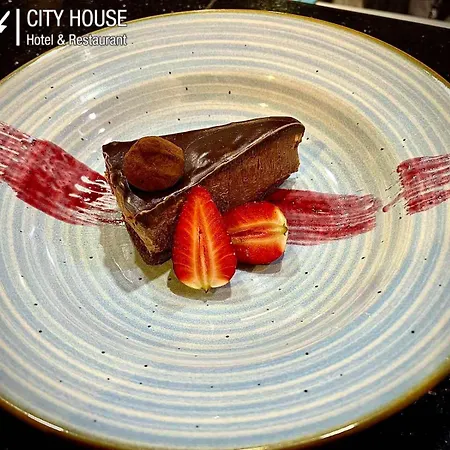 House Family & Restaurant 3*