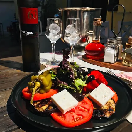 House Family & Restaurant Otel