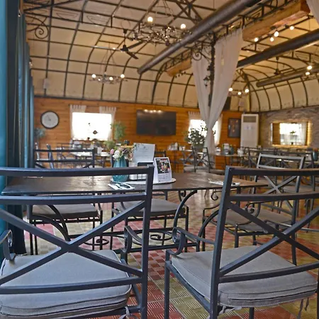 Hotel House Family & Restaurant 3*