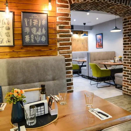 House Family & Restaurant 3* ルセ