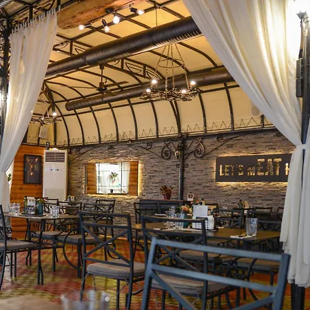 Hotel House Family & Restaurant