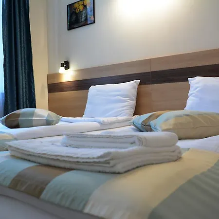 House Family & Restaurant 3*